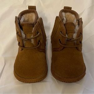 UGG Kids Winter Boots. Size 18. Great Conditions.